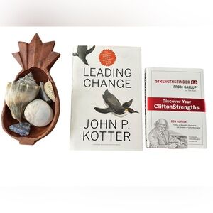 Leadership book bundle of 2